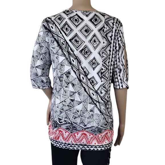 Chicos Geometric Zig Zag Triangle Blouse - Picture 2 of 3